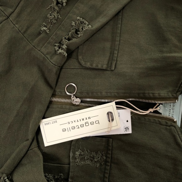 ❌SOLD❌Bagatelle Green Distressed Bomber Jacket - Picture 4 of 5